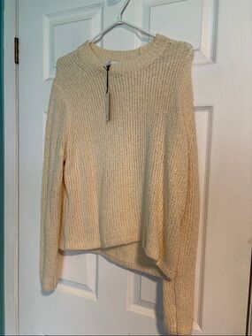 Banana Republic Cream Crewneck Knit Sweater